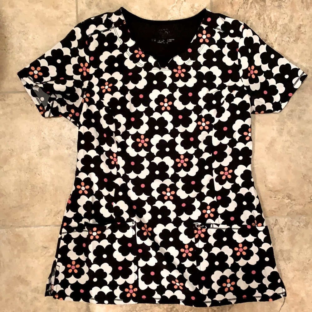 Pattern Scrub Top